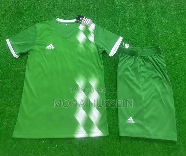 Quality Football Uniforms - thumbnail 2