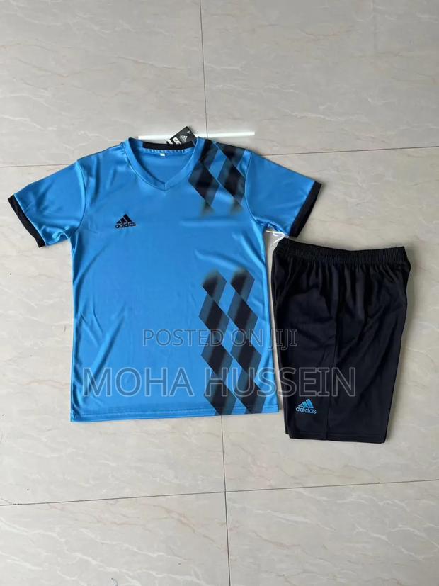 Quality Latest Football Uniforms - thumbnail 2