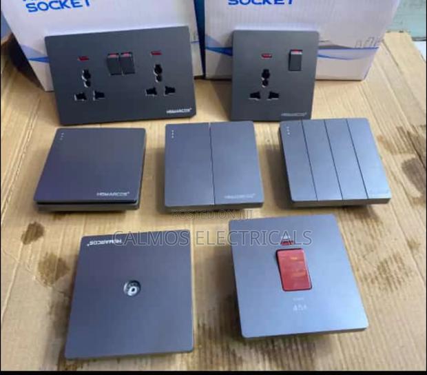 Black Twin Sockets