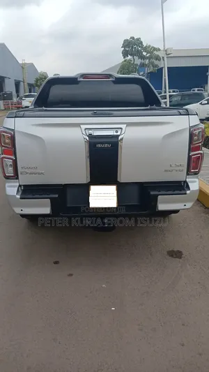 Isuzu D-MAX 2023 Silver