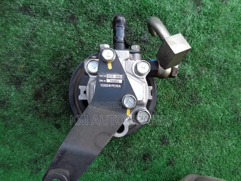 Nissan Qr20 Power Steering Pump for Xtrail, Serena, Teana.