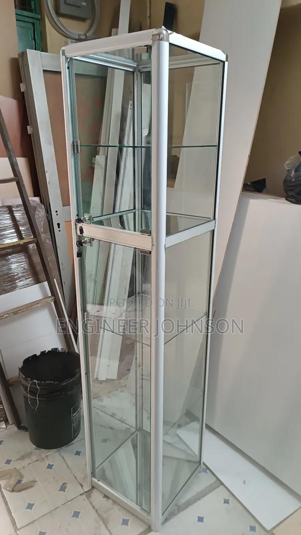 Cosmetics Glass Display - thumbnail 2