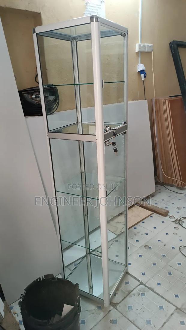 Cosmetics Glass Display - thumbnail 3