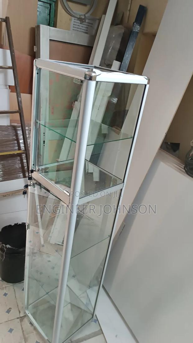 Cosmetics Glass Display - thumbnail 6