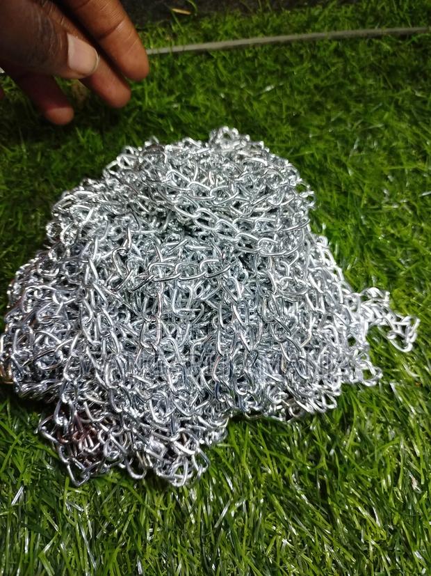 Hanging Chain - main view