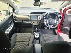 Toyota Vitz 1.3 FWD 5dr 2017 Red