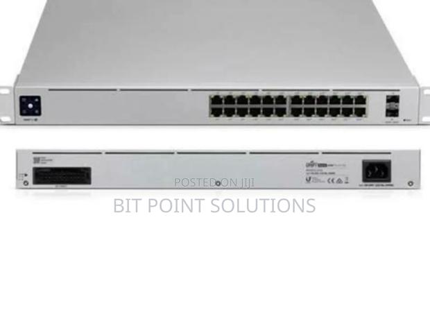 //Unifi USW-PRO-24-POE 45 Ports//Ubiquiti - main view