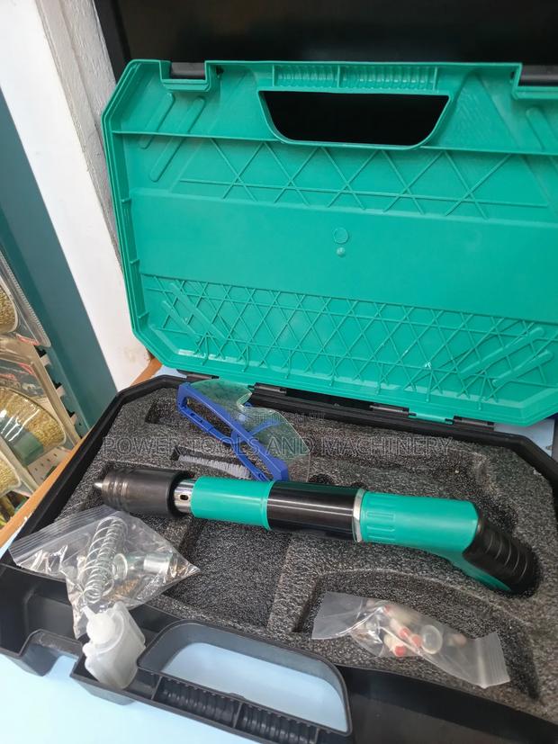 Manual Nail Gun - main view