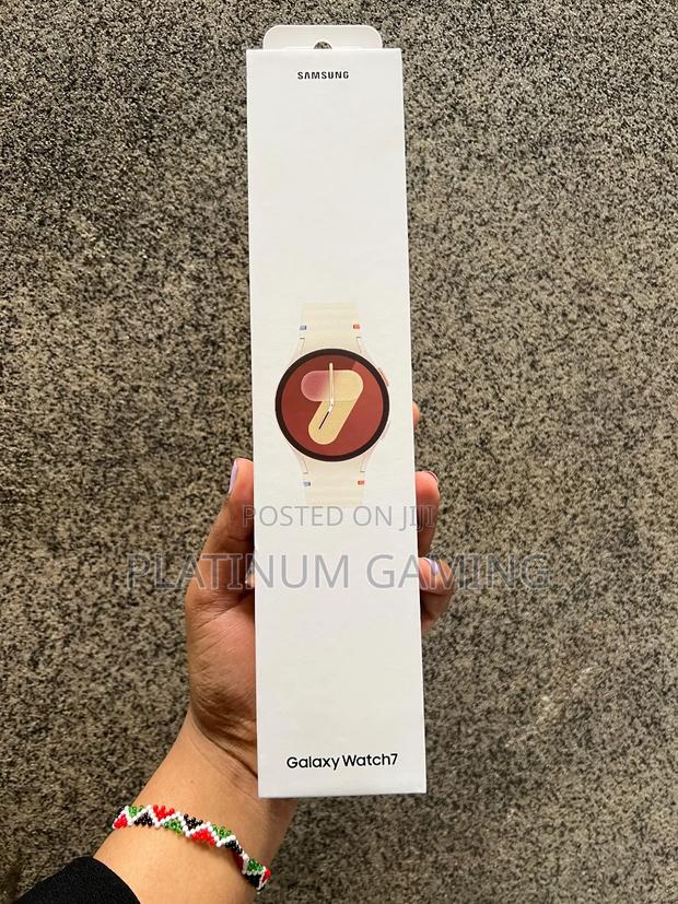 Galaxy Watch 7 40mm Bluetooth AI Smartwatch