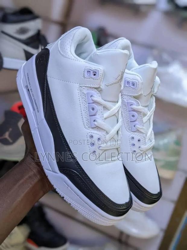Air Jordan 3 Sneakers - thumbnail 2