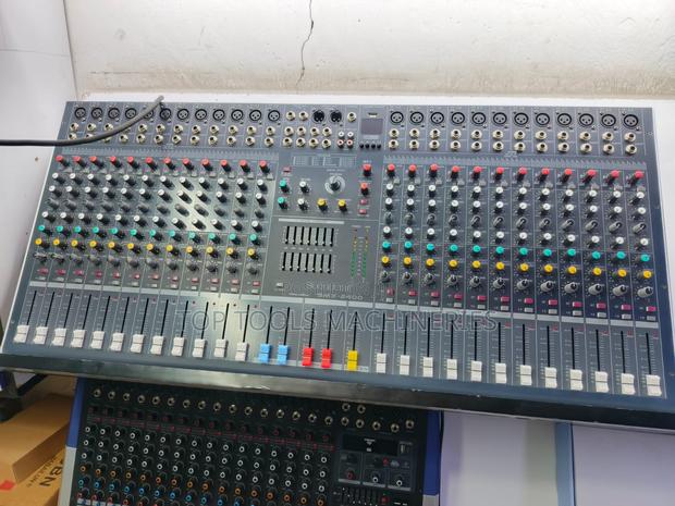 Plain Mixer 24 Channel - main view