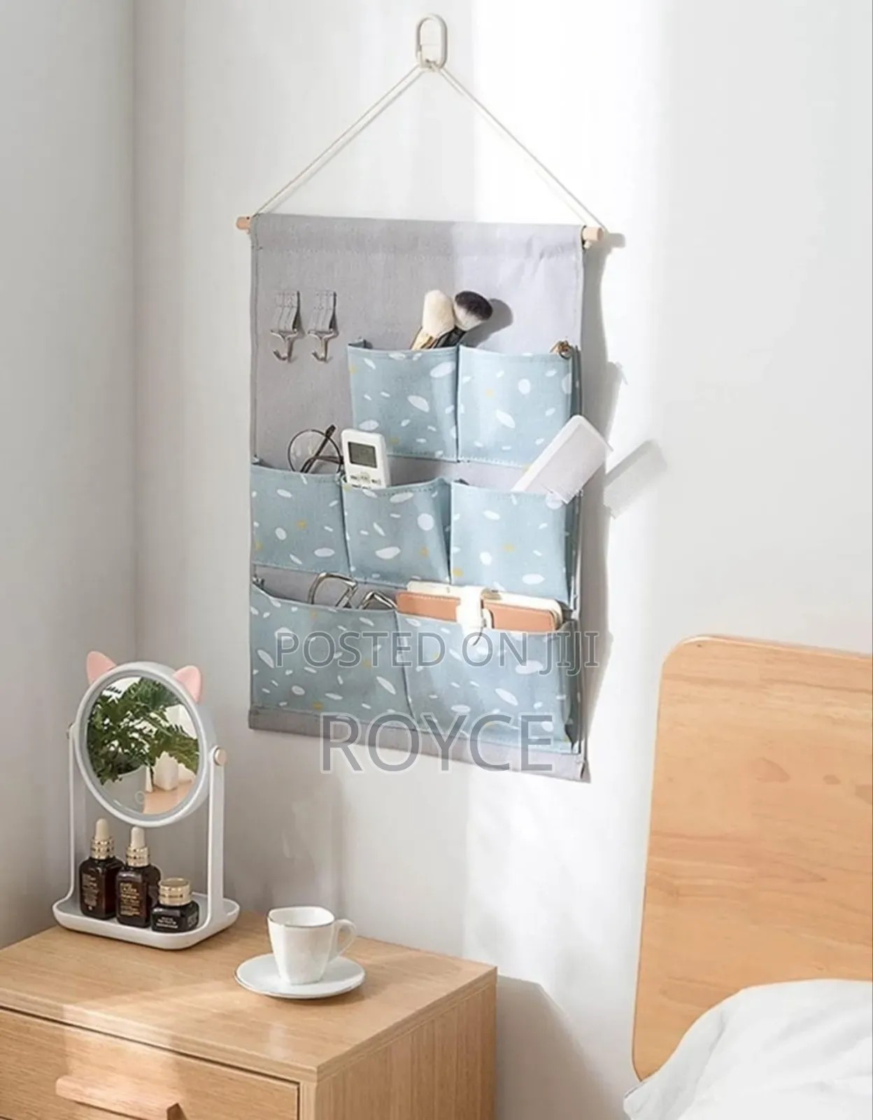 7 Pockets Fabric Hanging Organizer