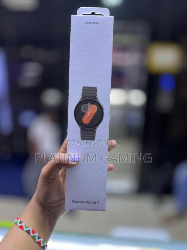 Green Samsung Galaxy Watch 7 40mm Bluetooth AI Smartwatch