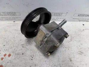 Nissan QG18 Power Steering Pump for Wingroad, Tiida, FB15.