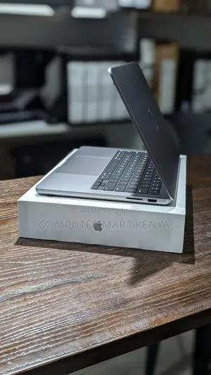 New Laptop Apple MacBook Pro 16GB Apple M3 SSD 1T
