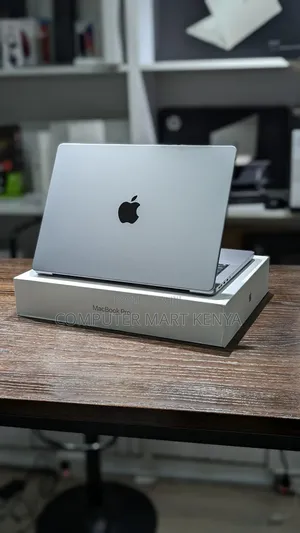 New Laptop Apple MacBook Pro 16GB Apple M3 SSD 1T