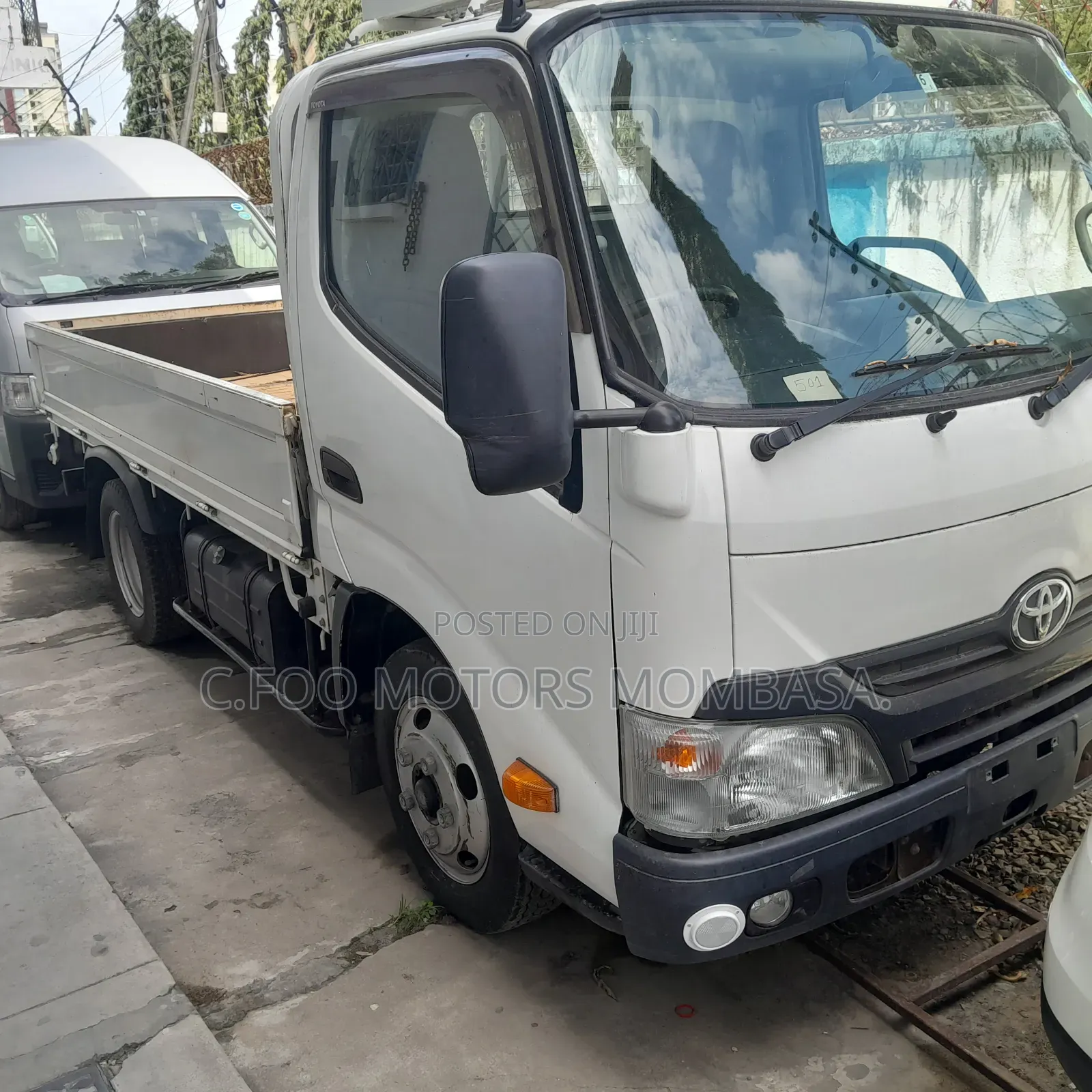Toyota Dyna Manual Deasel 2017model.