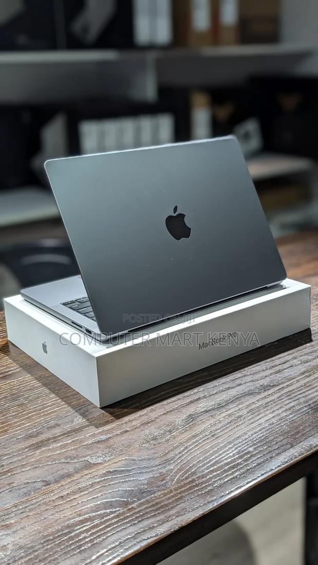 New Laptop Apple MacBook Pro 16GB Apple M3 SSD 1T - thumbnail 4