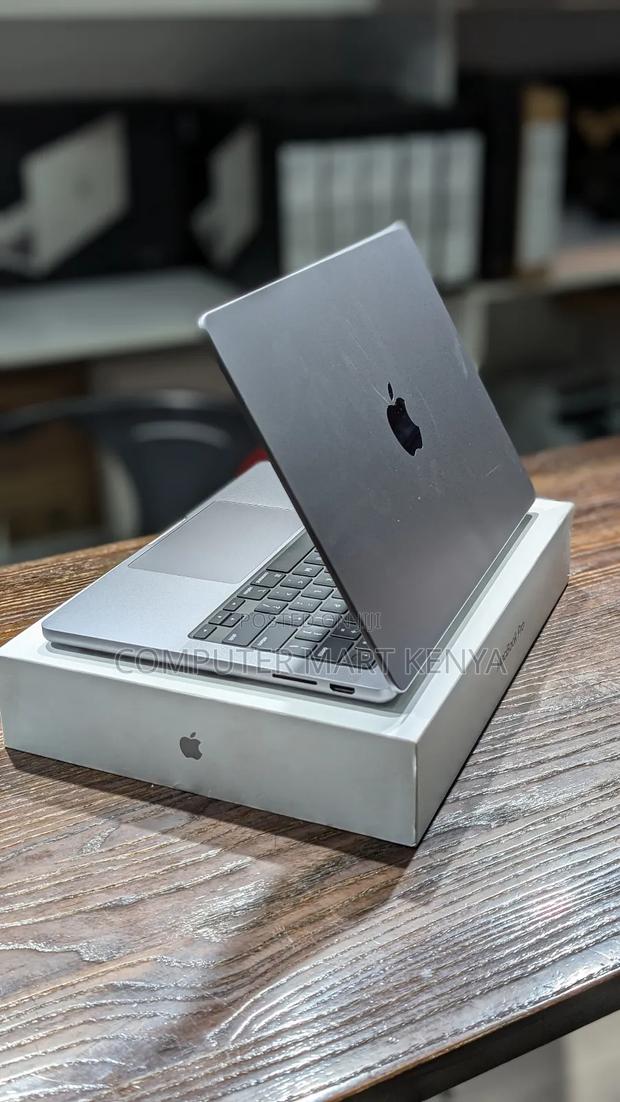New Laptop Apple MacBook Pro 16GB Apple M3 SSD 1T - thumbnail 5