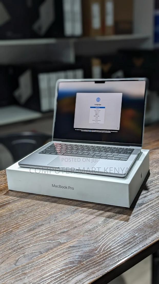 New Laptop Apple MacBook Pro 16GB Apple M3 SSD 1T - thumbnail 6