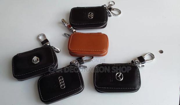 Plain/Car Logo Branded Black/Brown Leather Keyholder Case - main view