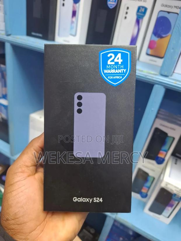 New Samsung Galaxy S24 256 GB Silver - thumbnail 3