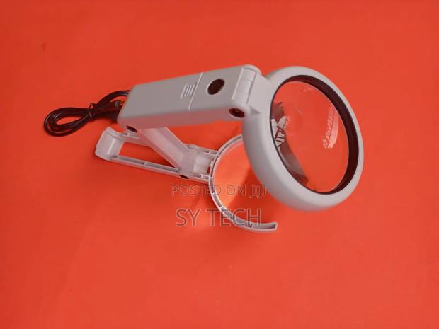 Foldable Desktop Magnifying Glass - main view