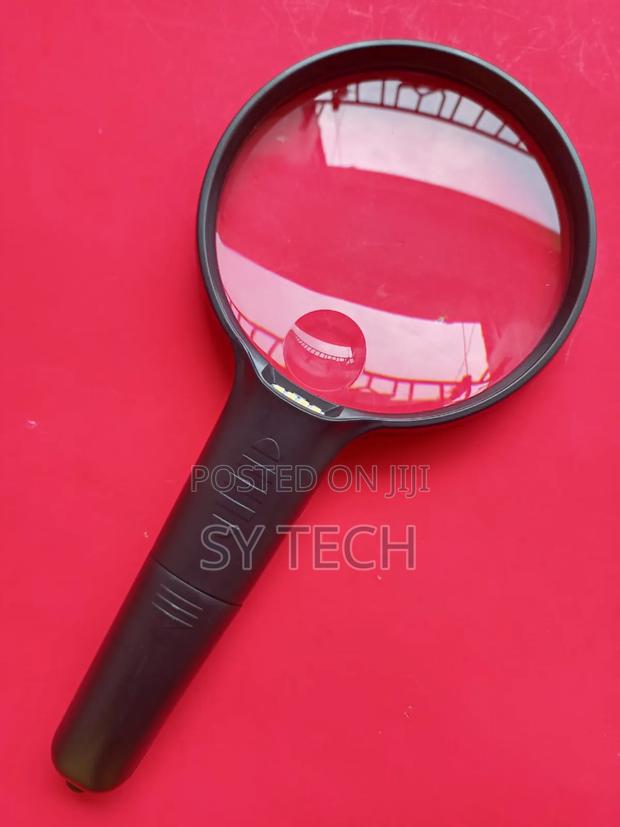 Illuminated 110MM Magnifying Glass - thumbnail 3