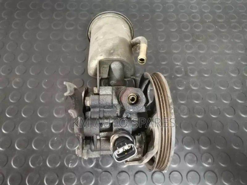 Toyota 1sz Power Steering Pump for Vitz.