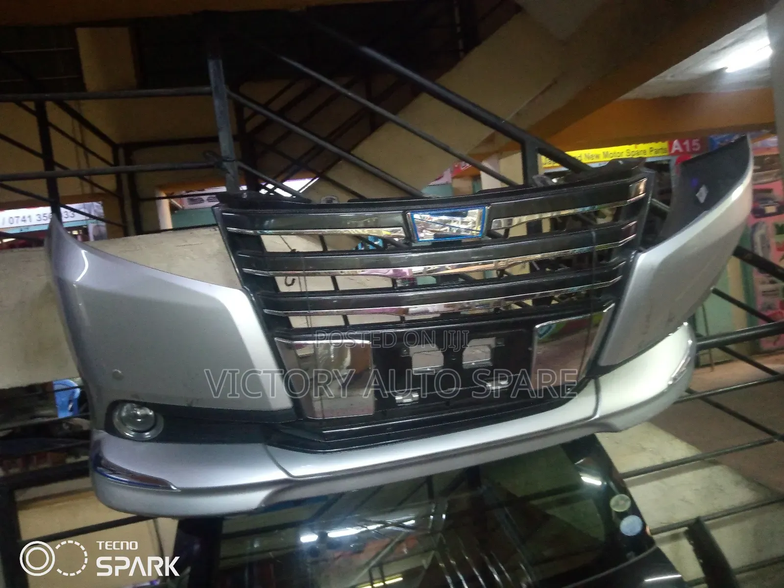 Noah Front Bumper 2018/2019 Zr80