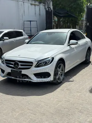 Mercedes-Benz C200 2017 Off white