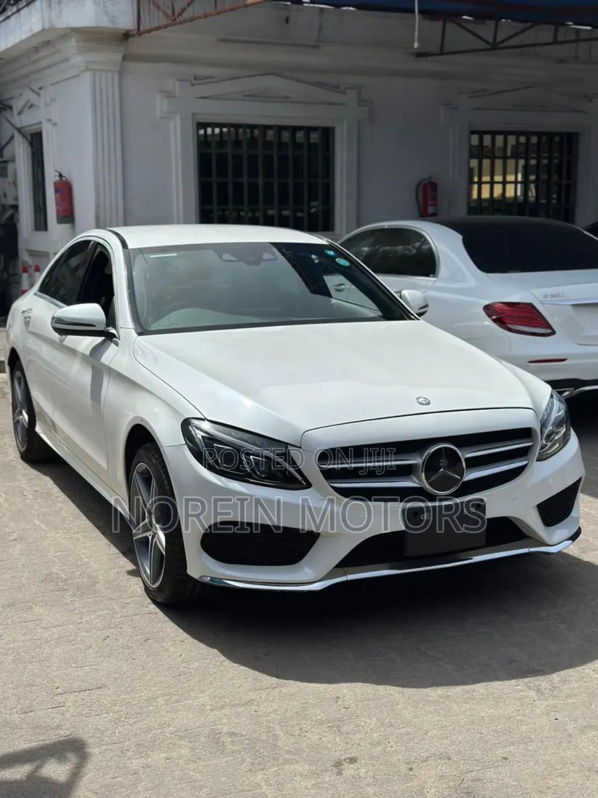 Mercedes-Benz C200 2017 Off white