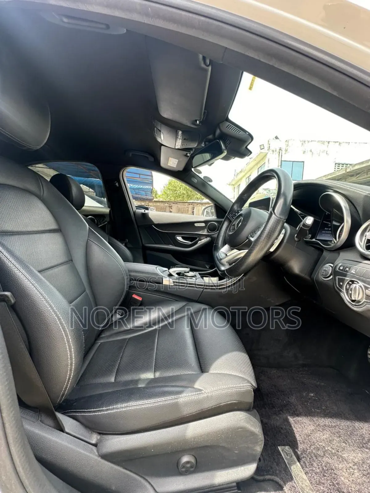 Mercedes-Benz C200 2017 Off white