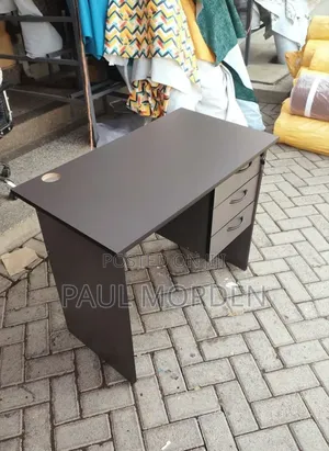 Lockable Drawers Office Desk