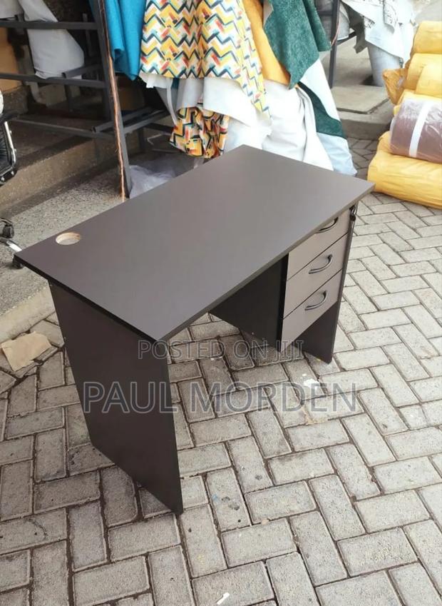 Lockable Drawers Office Desk
