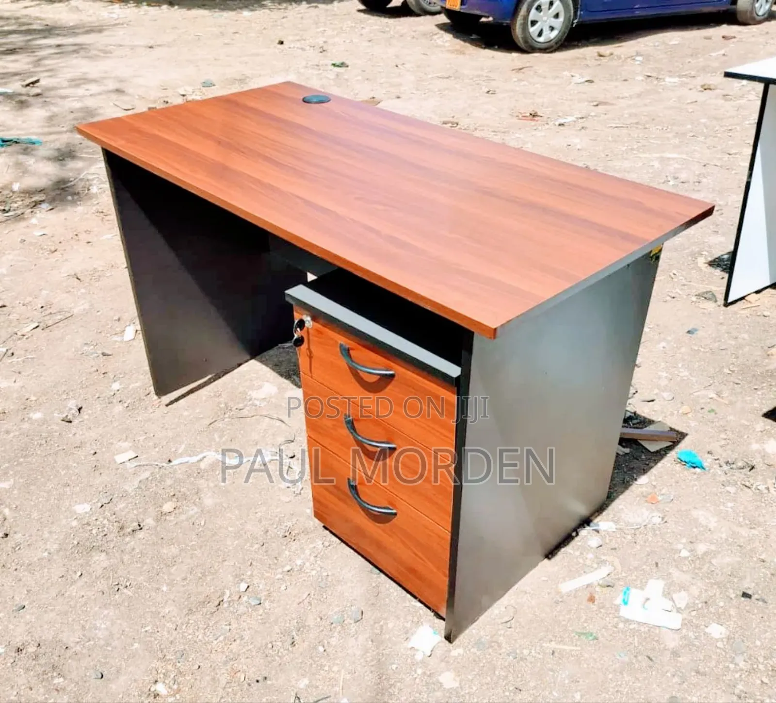 Office Lockable Drawers Desk