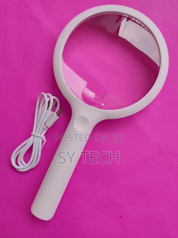 Rechargeable 110mm Handheld Magnifier Withsensitive Switch - main view