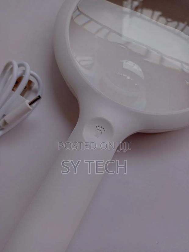 USB Rechargeable 110mm Hand Held Magnifier - thumbnail 3