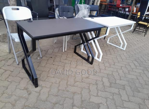 Strong Metalic Table