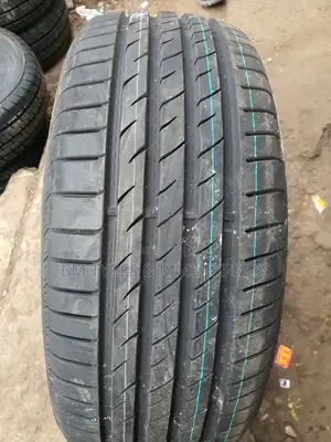 215 /45 R17 Maxtrek (M2)