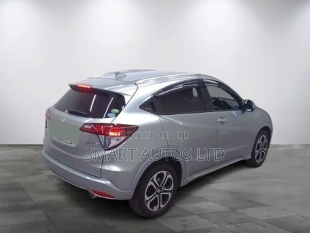 Honda Vezel 1.5 Hybrid 2WD 2017 Silver