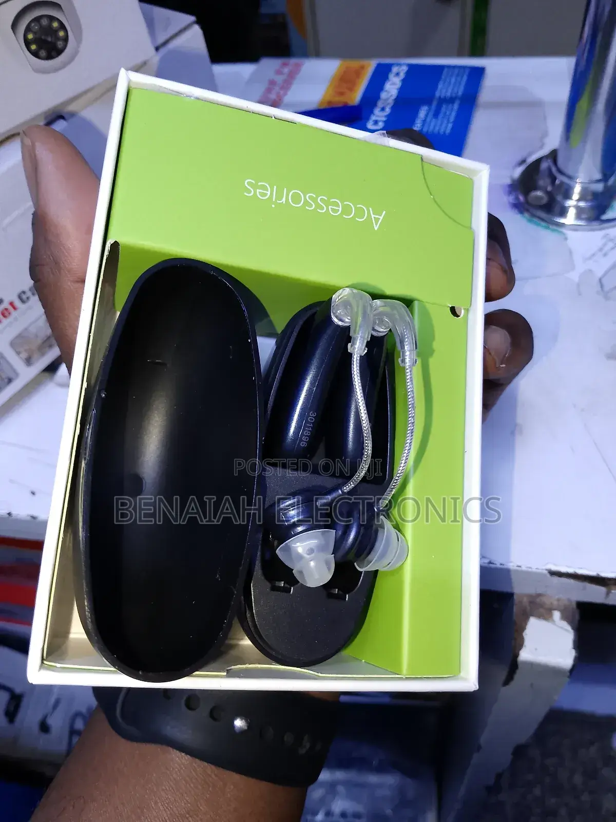 Hearing Aid . Rechargeable, With Bluetooth Noise Reduction