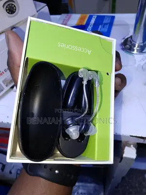Hearing Aid . Rechargeable, With Bluetooth Noise Reduction