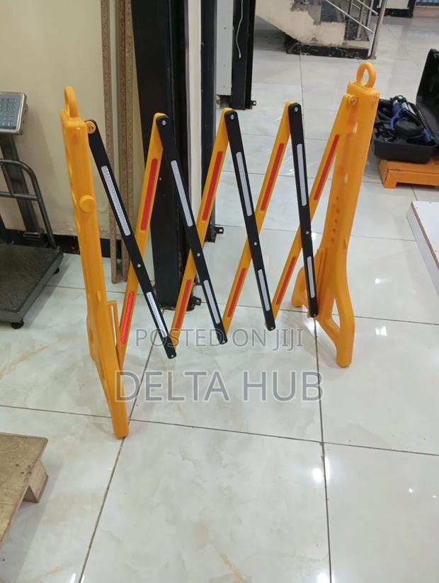 Foldable Barrier