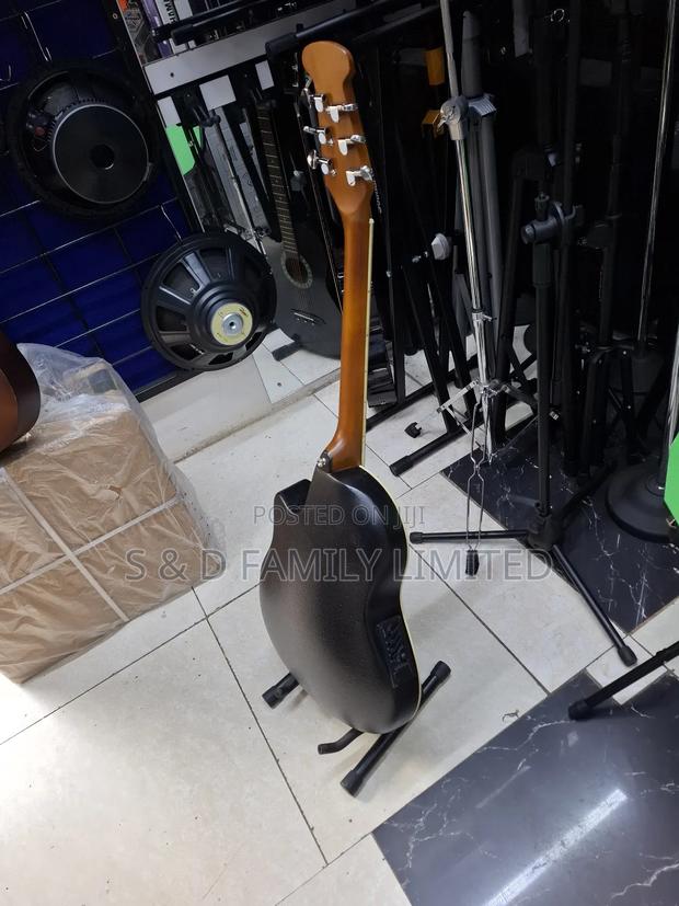 Yamaha Semi Acoustic Size 41 Box Guitar - thumbnail 3