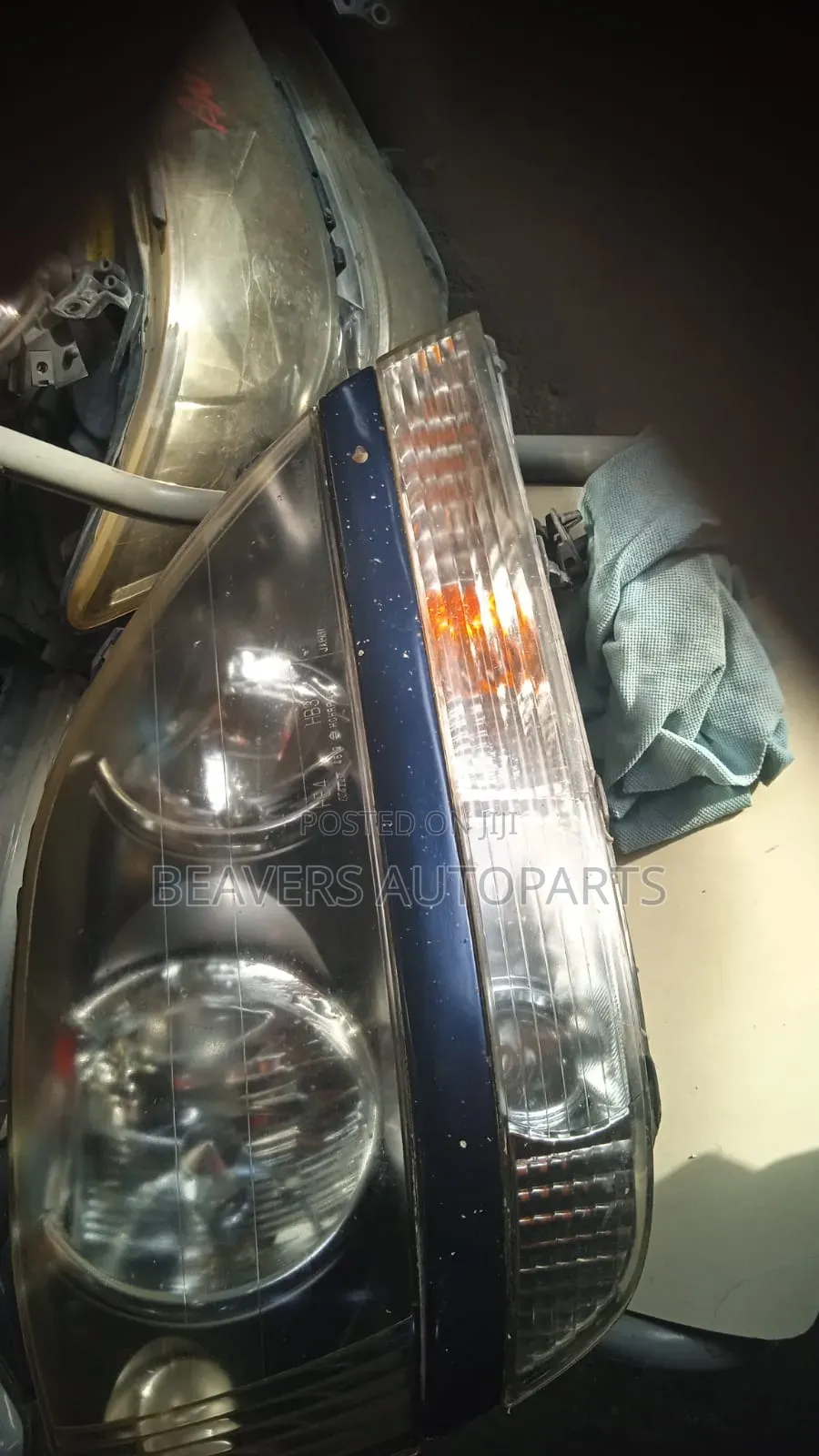Toyota Harrier 2000 Headlights