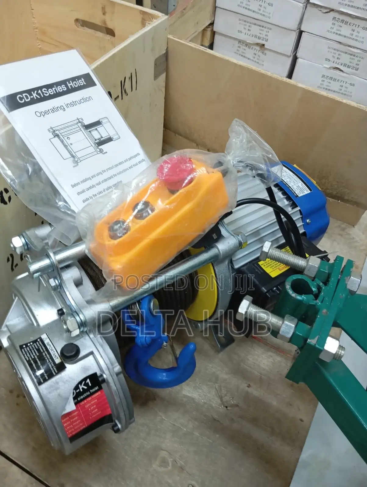 Electric 1.5 Tonne Chain Hoist With Brake Controls