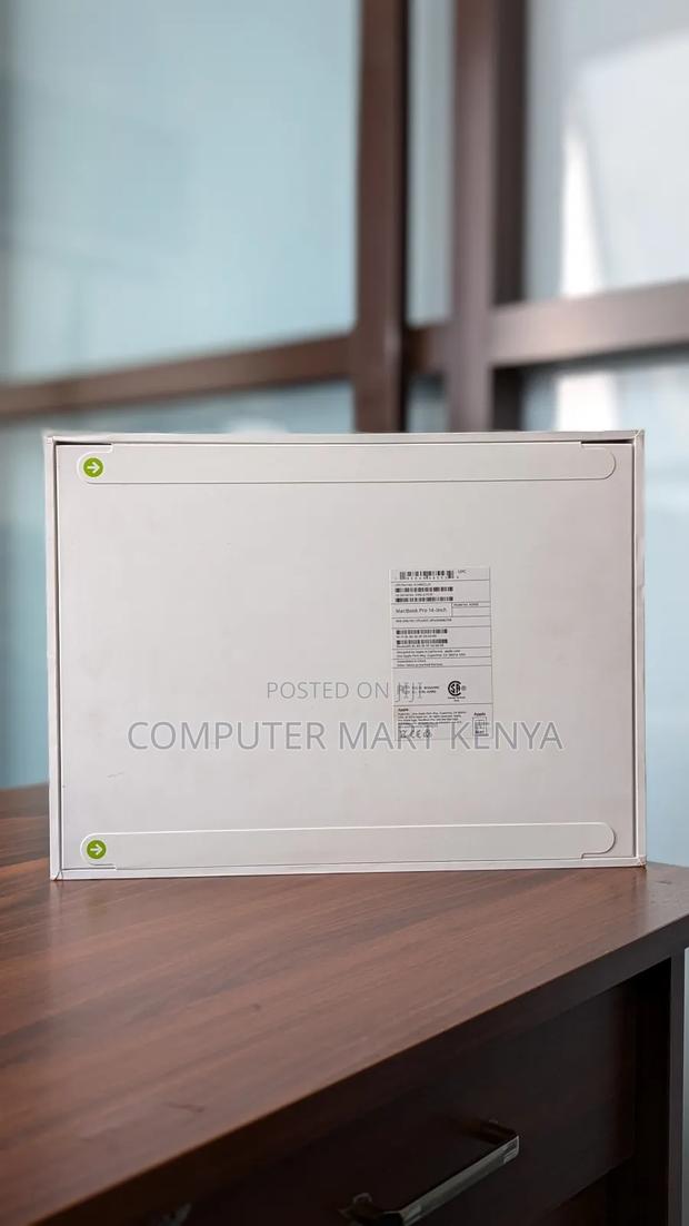 New Laptop Apple MacBook Pro 64GB Apple M3 Max SSD 2T - thumbnail 3