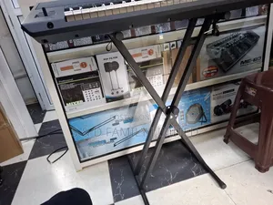 Yamaha PSR SX-700 Keyboard With Keyboard Stand