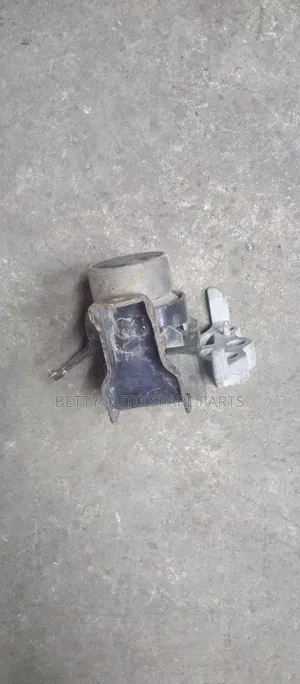 Suzuki Alto Engine Mountain